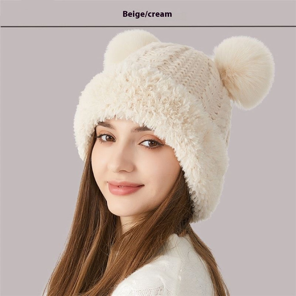 Bonnet mignon tricoté en style fourrure avec pompon